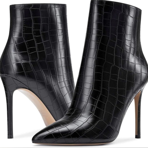 Vince Camuto Shoes - Vince Camuto Women's Allost Pointy Toe Bootie Ankle Boot In Size 7 EU 38